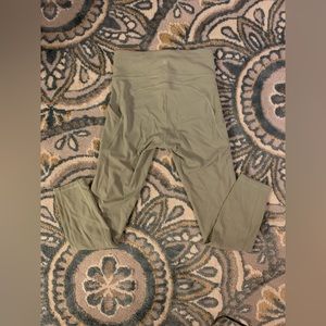 Lulu Lemon Invigorate High-Rise Tight 28" leggings